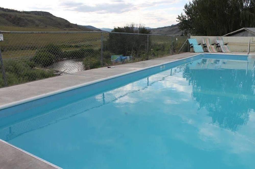 Sage Hills Motel Cache Creek Zewnętrze zdjęcie